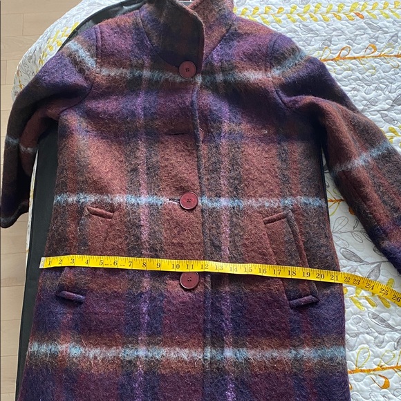 Made in Canada wool/ alpaca/ mohair blend Plaid Women's Pea Coat from Vogue - Picture 4 of 12